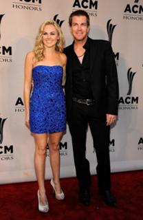 Laura Bell Bundy feet photo thumbnail