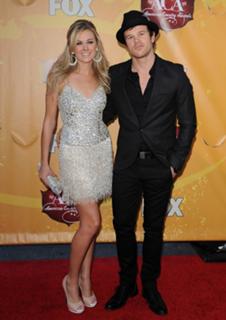 Laura Bell Bundy feet photo thumbnail
