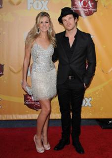 Laura Bell Bundy feet photo thumbnail