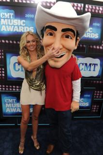 Laura Bell Bundy feet photo thumbnail