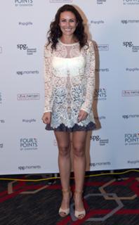 Laura Benanti feet photo 1