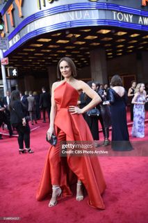 Laura Benanti feet photo 15