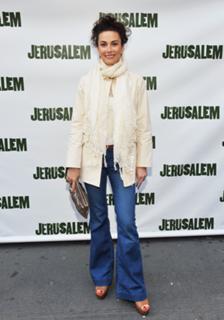 Laura Benanti feet photo 14