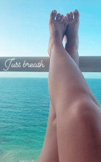 Laura Carmine feet photo 8