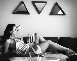 Laura Carmine feet photo 12