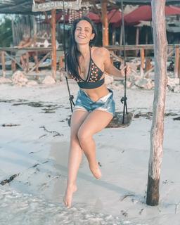Laura Carmine feet photo 18