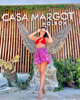 Laura Carmine feet photo 4