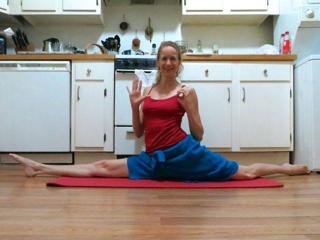 Laura Cayouette feet photo 1