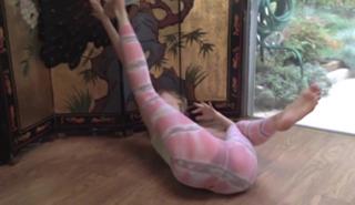 Laura Clery feet photo 17