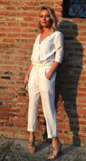Laura Cosoi feet photo 1