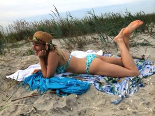 Laura Cosoi feet photo 15
