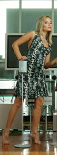 Laura Cosoi feet photo 3