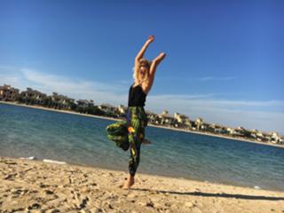 Laura Cosoi feet photo 11