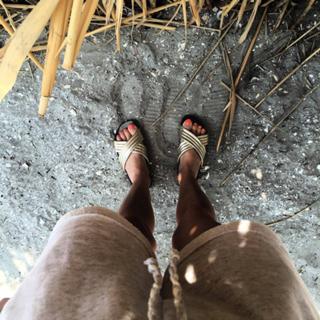 Laura Cosoi feet photo 11