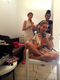 Laura Cosoi feet photo 9