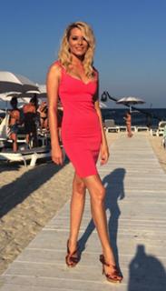 Laura Cosoi feet photo 6