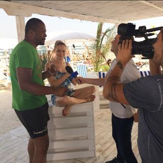 Laura Cosoi feet photo 5