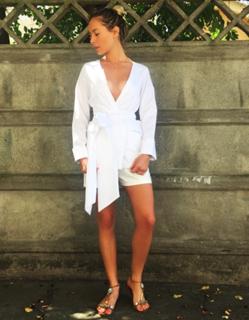 Laura Cosoi feet photo 17