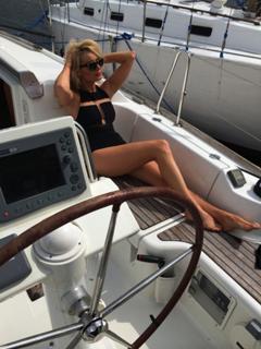 Laura Cosoi feet photo 7