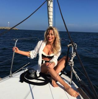 Laura Cosoi feet photo 6