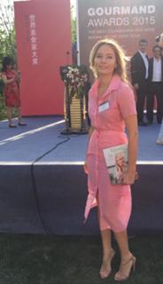 Laura Cosoi feet photo 2