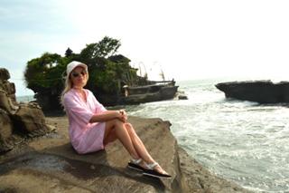 Laura Cosoi feet photo 15