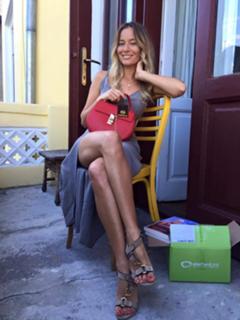 Laura Cosoi feet photo 3