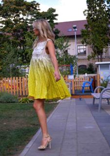 Laura Cosoi feet photo 18