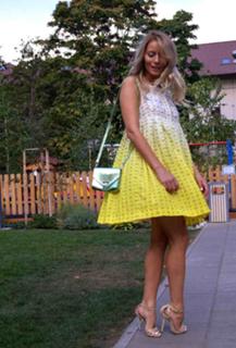 Laura Cosoi feet photo 17