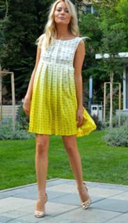 Laura Cosoi feet photo 13