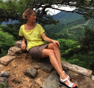 Laura Cosoi feet photo 15