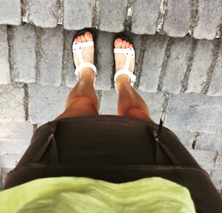 Laura Cosoi feet photo 13