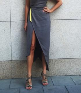 Laura Cosoi feet photo 10