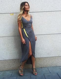 Laura Cosoi feet photo 9