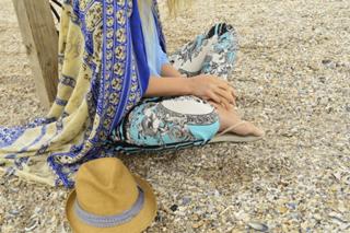 Laura Cosoi feet photo 8