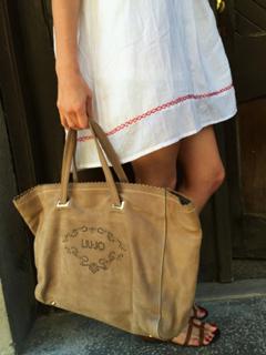 Laura Cosoi feet photo 5
