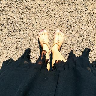 Laura Cosoi feet photo 1