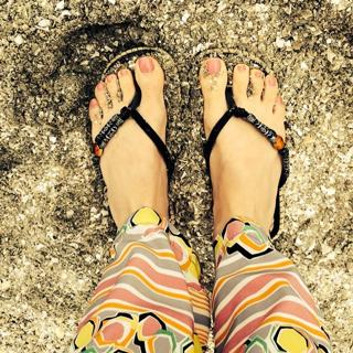 Laura Cosoi feet photo 17