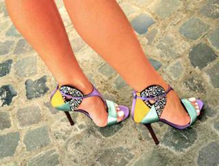 Laura Cosoi feet photo 2