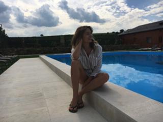 Laura Cosoi feet photo 11