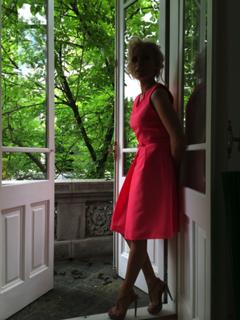 Laura Cosoi feet photo 1