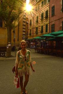 Laura Cosoi feet photo 9