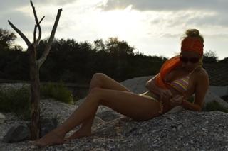 Laura Cosoi feet photo 5