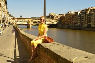 Laura Cosoi feet photo 7