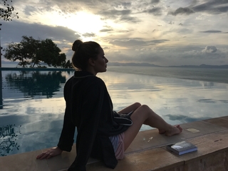 Laura Cosoi feet photo 10