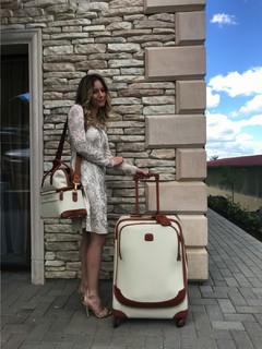 Laura Cosoi feet photo 18
