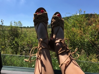 Laura Cosoi feet photo 5