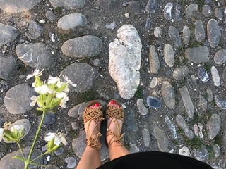 Laura Cosoi feet photo 4