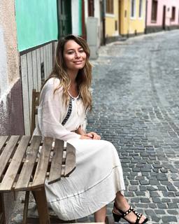 Laura Cosoi feet photo 18