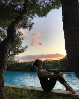 Laura Cosoi feet photo 8